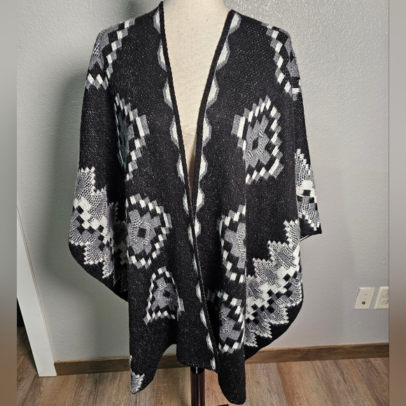 Black and White Geometric Reversible Poncho, Ruana, Shall Wrap Black Grey White - Picture 3 of 7